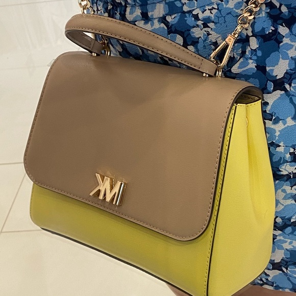 ๐ด Michael Kors Crossbody ๐ด